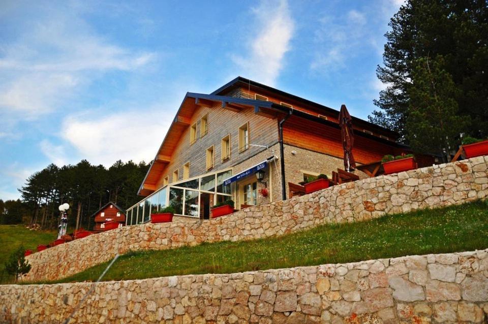 Hotel Snjezna Kuca - Nature Park Of Bosnia Herzegovina Mostar Exterior foto